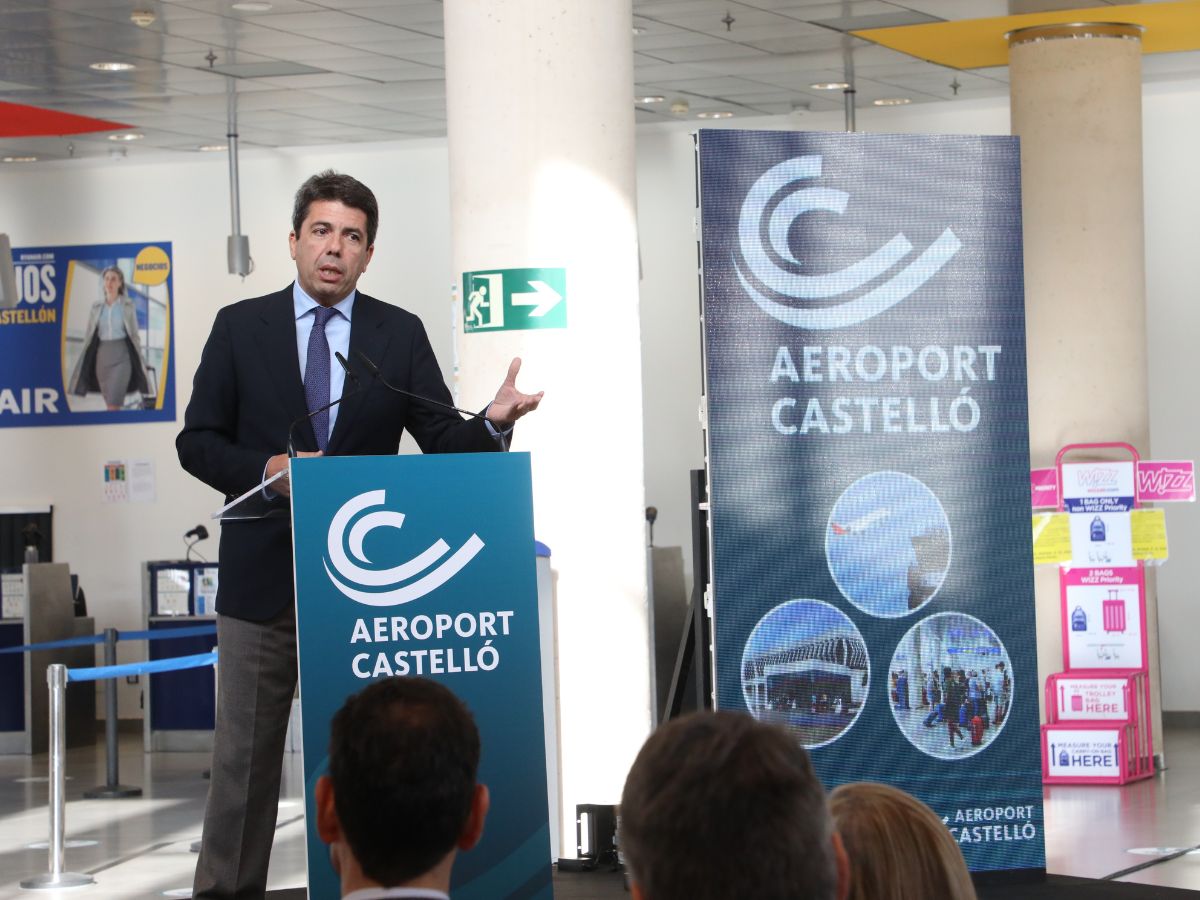 Carlos Mazón visita el aeropuerto de Castellón