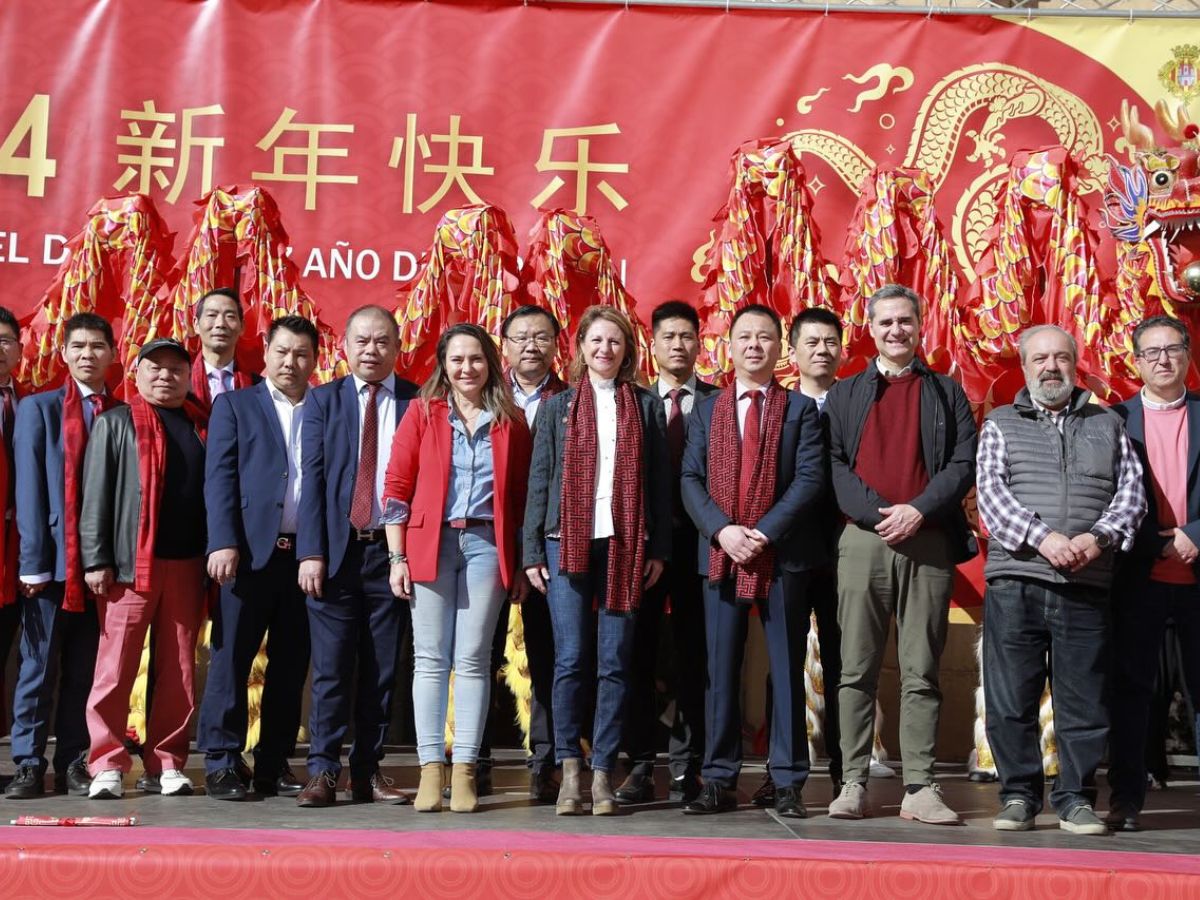 El Año Nuevo Chino llena la plaza Mayor de Castellón