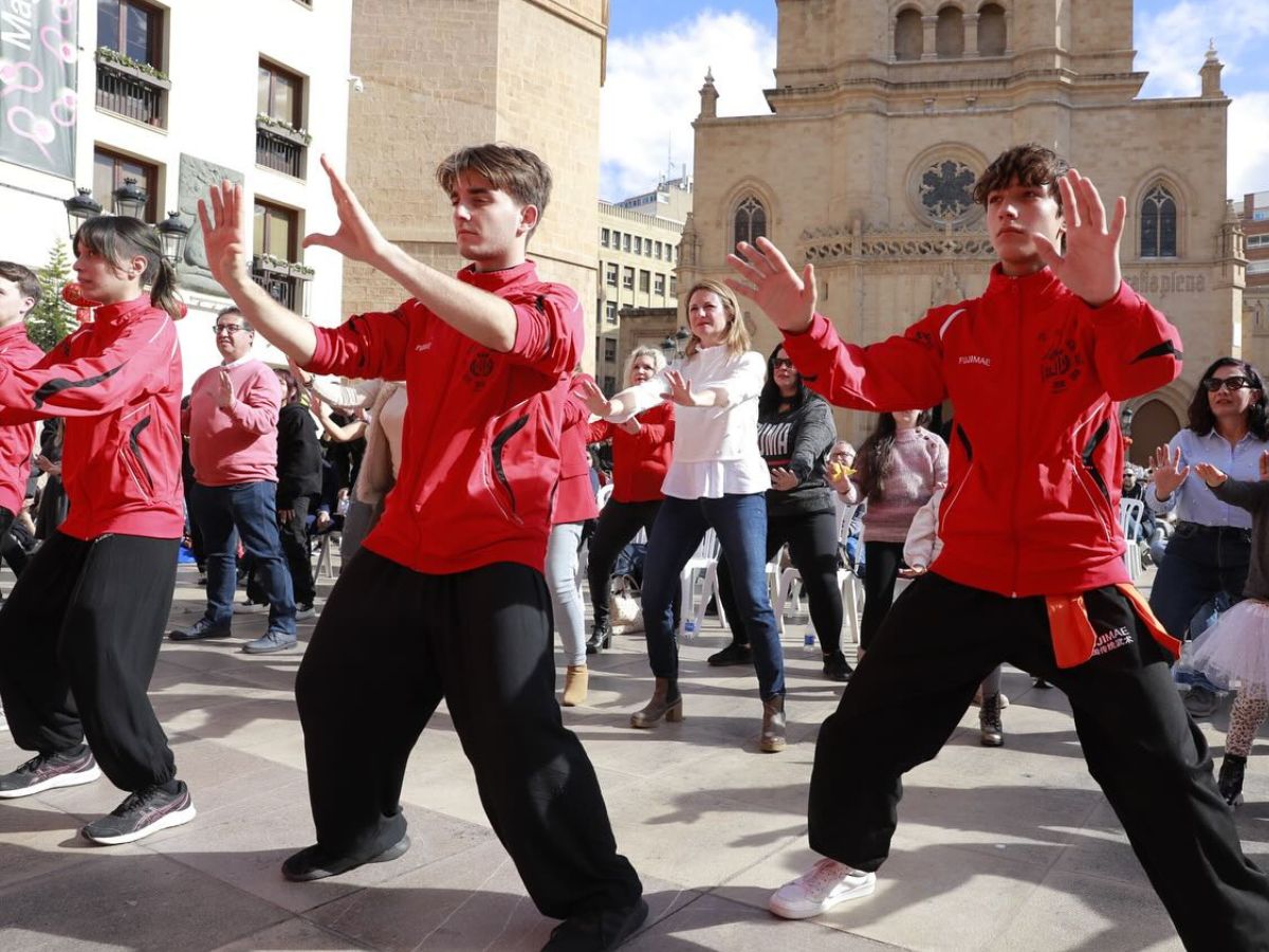 El Año Nuevo Chino llena la plaza Mayor de Castellón