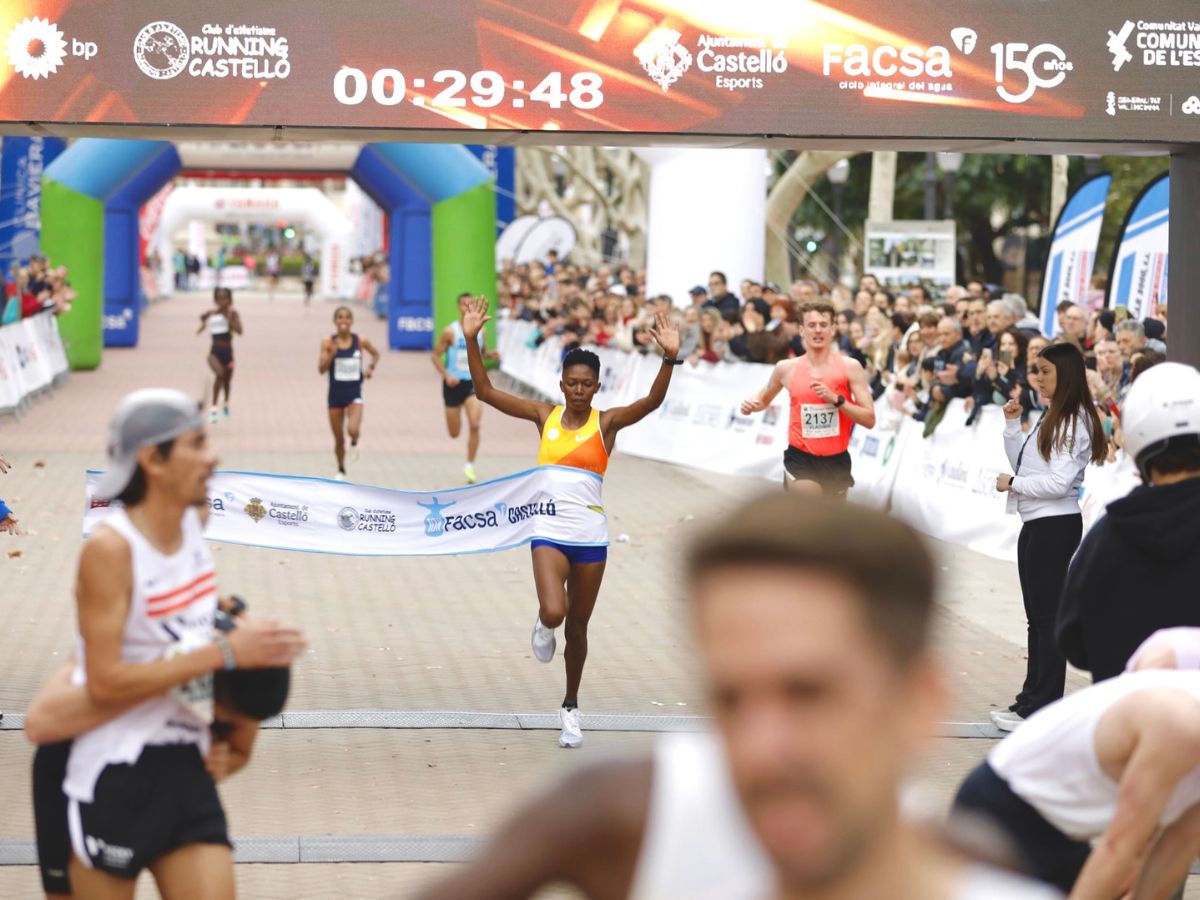 El atleta Tadesse Worku bate el récord de la 10K FACSA Castelló