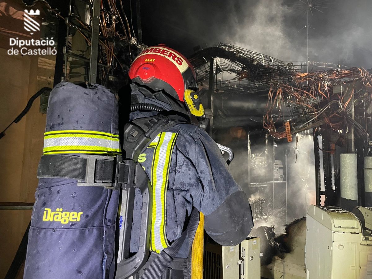 Evacuados los residentes de un edificio en Burriana por un incendio 4