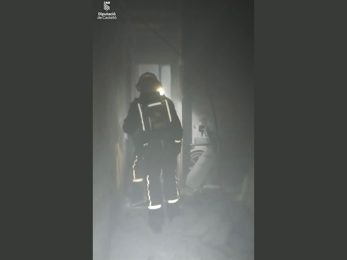 Herido grave un joven en el incendio de una vivienda en Vinaròs