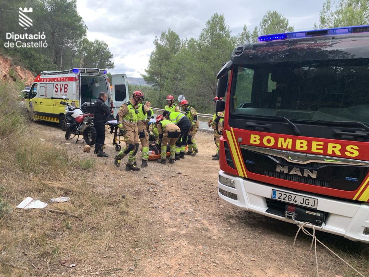 Herido un motorista en Fanzara tras caer por un terraplén