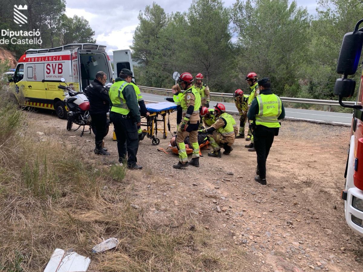 Herido un motorista en Fanzara tras caer por un terraplén