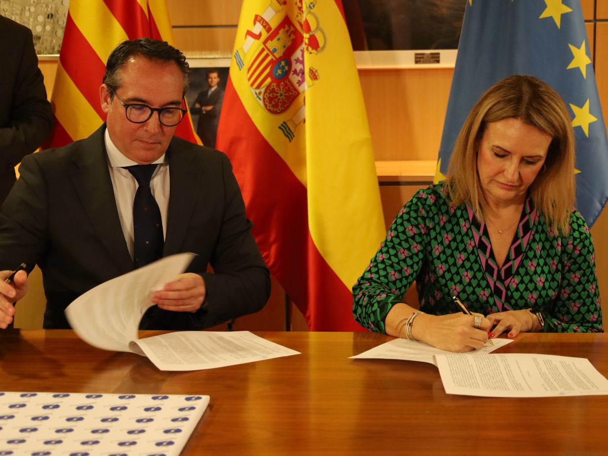 Hub tecnológico en antiguos cines del muelle de costa de PortCastelló firma Ibañez y Montes