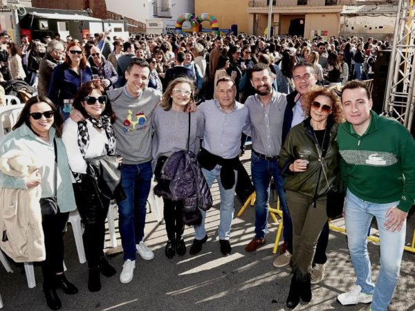 La “Festa de les Paelles” reúne a más de 1.000 personas en Burriana