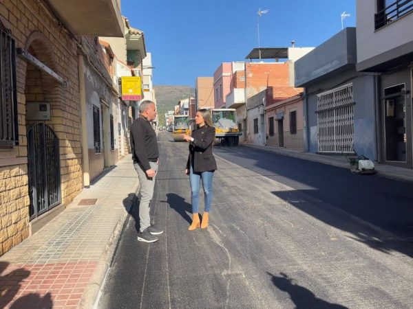 La Vall d’Uixó inicia el asfaltado en Carbonaire y el Grupo La Unión