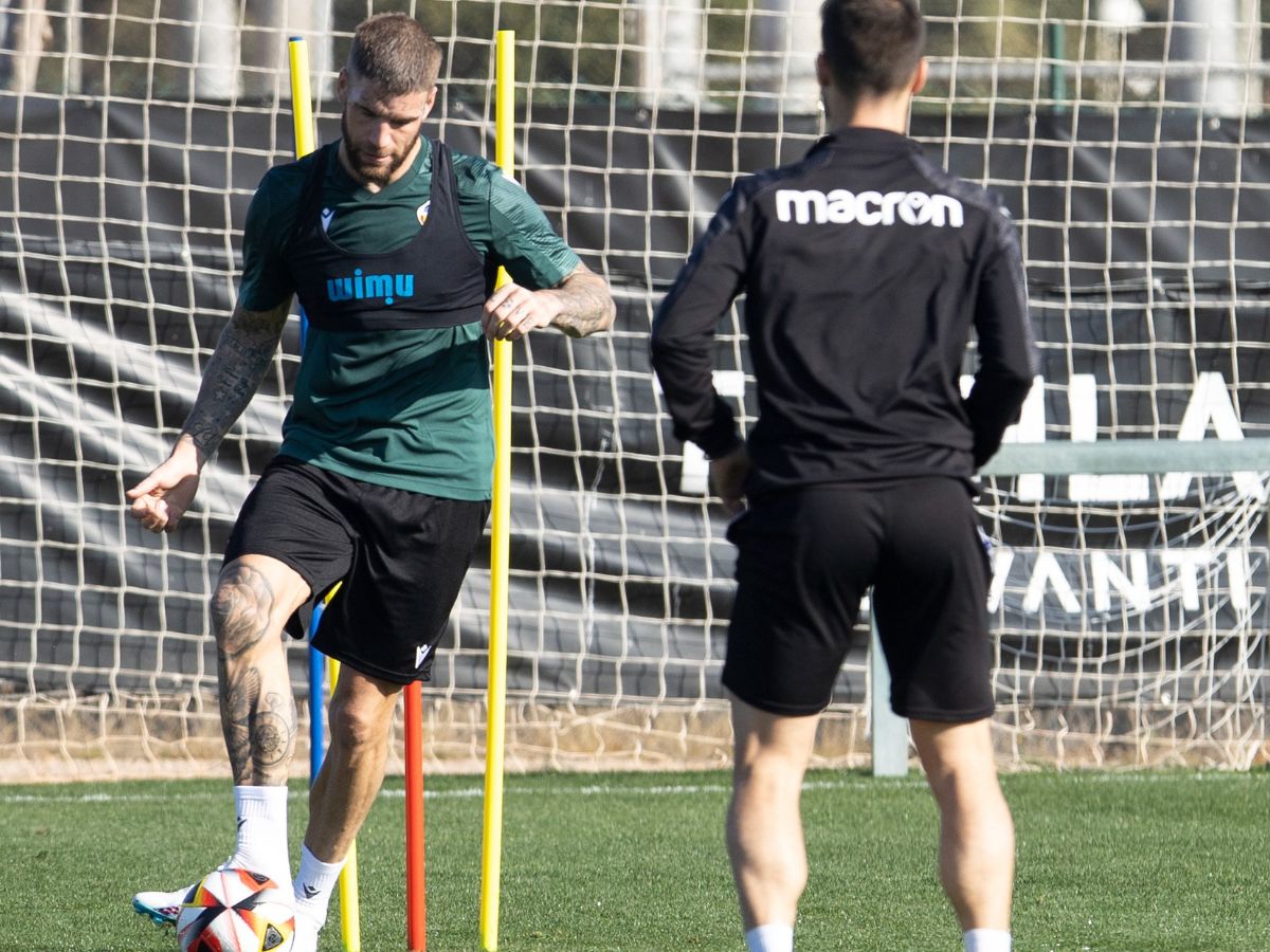 Llega Lars Veldwijk como nuevo ariete para el CD Castellón