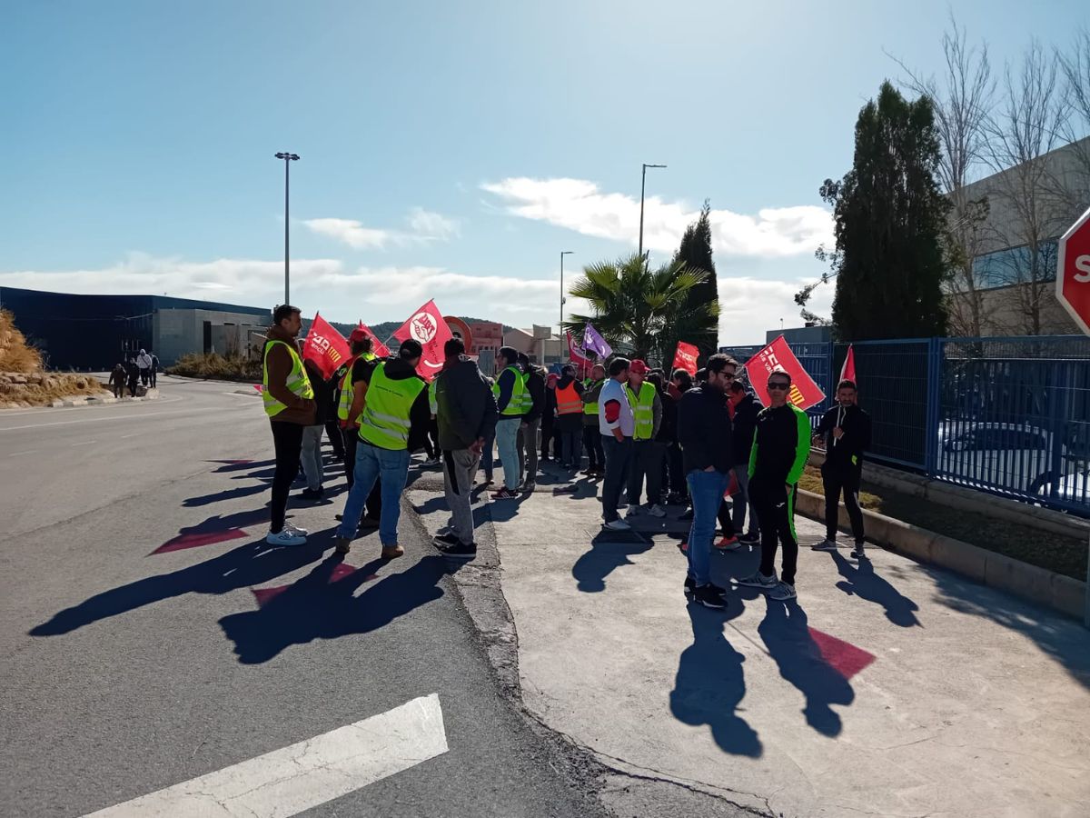 Movilizaciones y huelga por un 'Convenio justo de la Cerámica' en Castellón interior 3