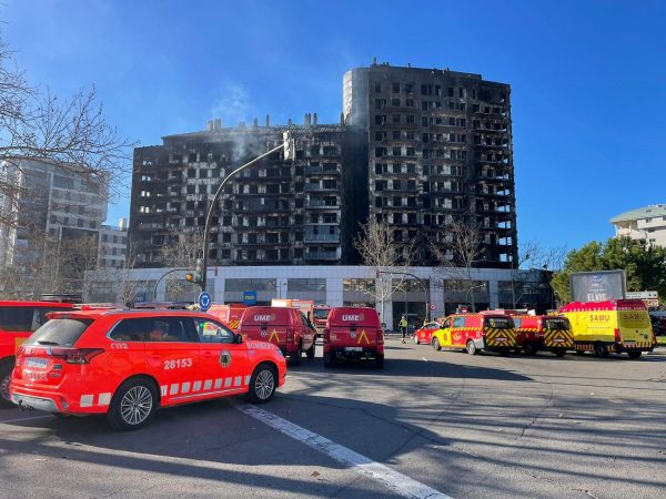 Primeras horas de la mañana tras el desastre del incendio en Valencia