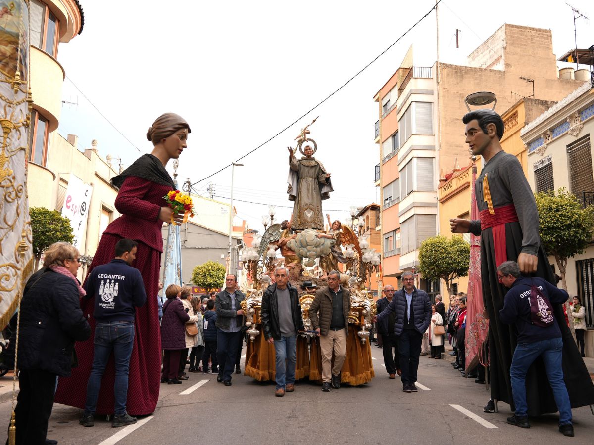 Procesión de regreso de la Mare de Déu de Gràcia i Sant Pasqual interior 1