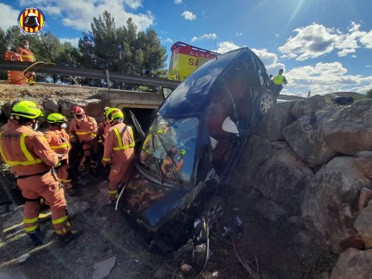 Un fallecido y tres heridos en un accidente en la N-225