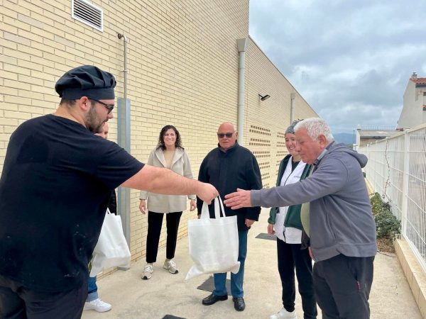 Un pueblo de Castellón ofrece menús a sus vecinos