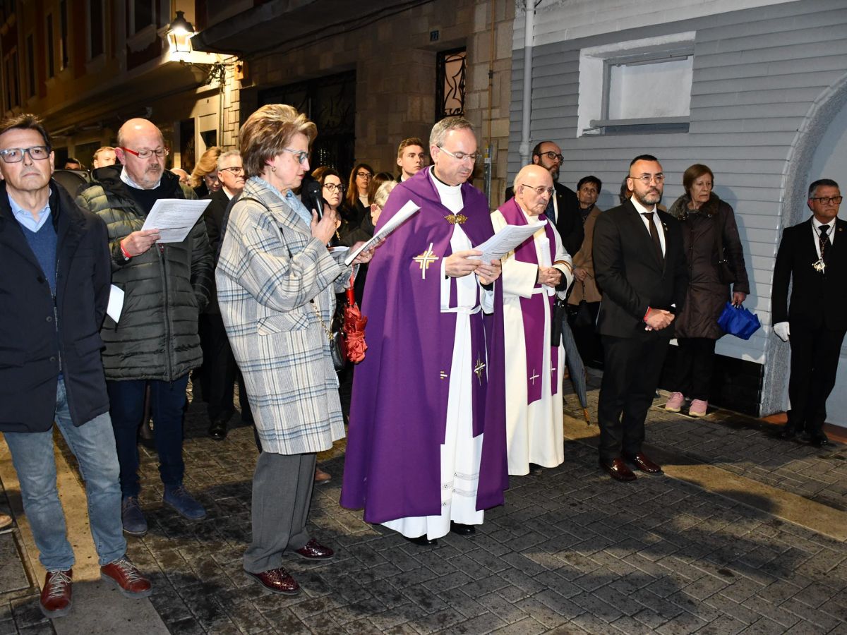 Vila-real conmemora el 'Via Crucis' con el traslado del Cristo del Hospital interior 2