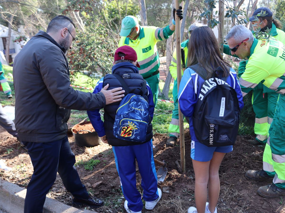 La ‘joya’ del Termet de Vila-real celebra la plantación de 3.000 pinos