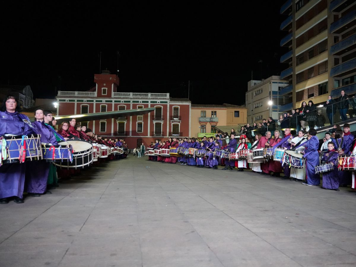 Vila-real retumba con la XIII Tamborada provincial