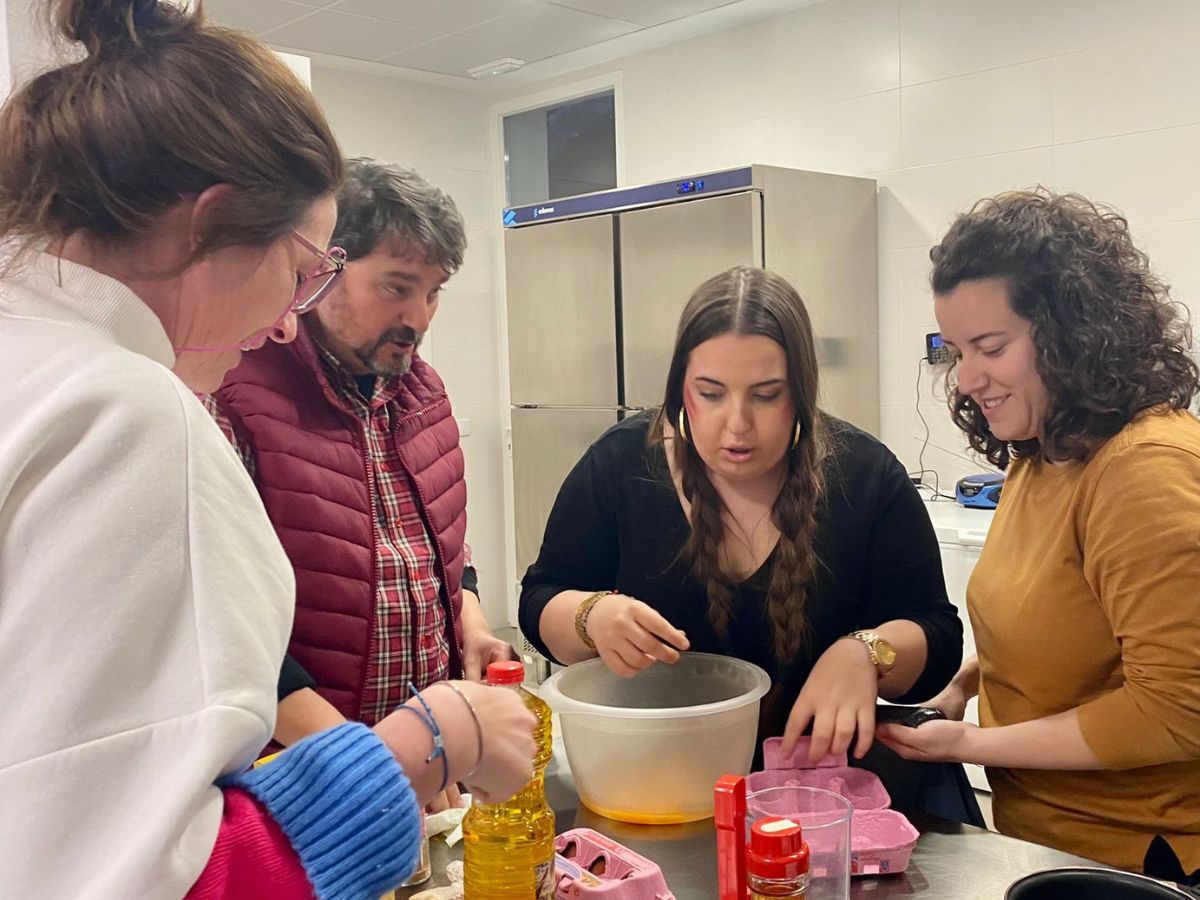 Vistabella enseña a cocinar sus platos típicos interior 1