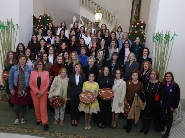 Homenaje del Ayuntamiento a todas las Reinas de las fiestas de Castellón