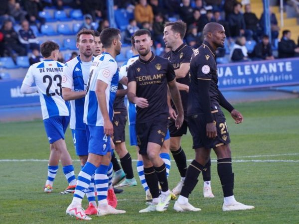 El CD Castellón cae derrotado ante el Alcoyano (2-0)