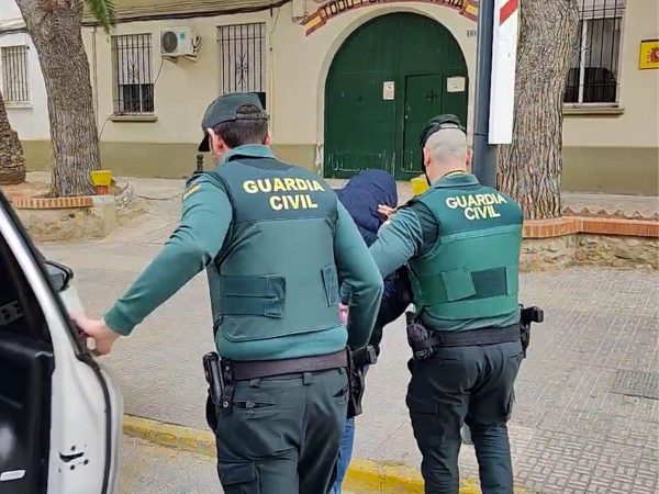 Cinco detenidos por robar y estafar a personas mayores