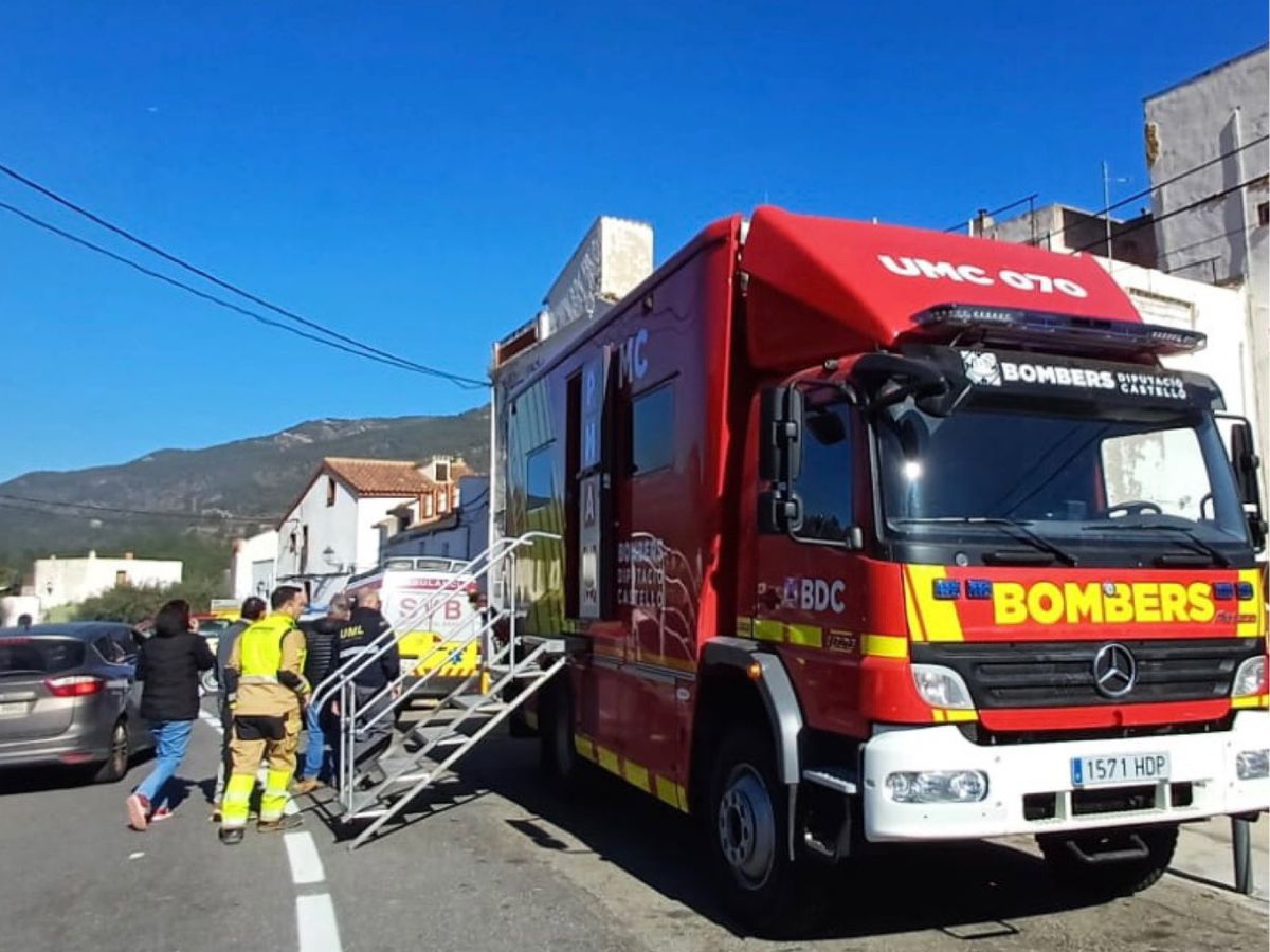 Continúan los trabajos de extinción en el incendio de Toga