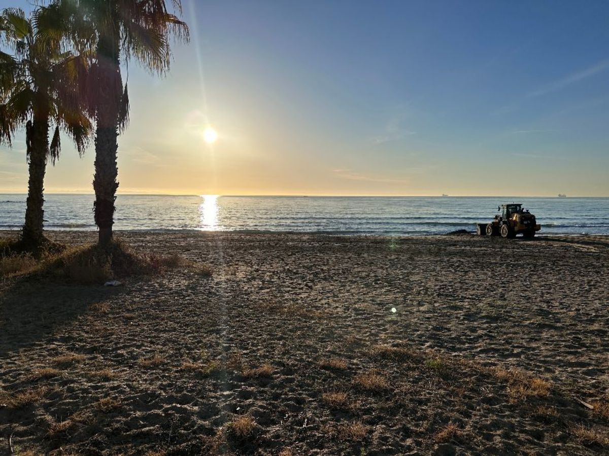 Benicàssim prepara la instalación de los chiringuitos en la playa