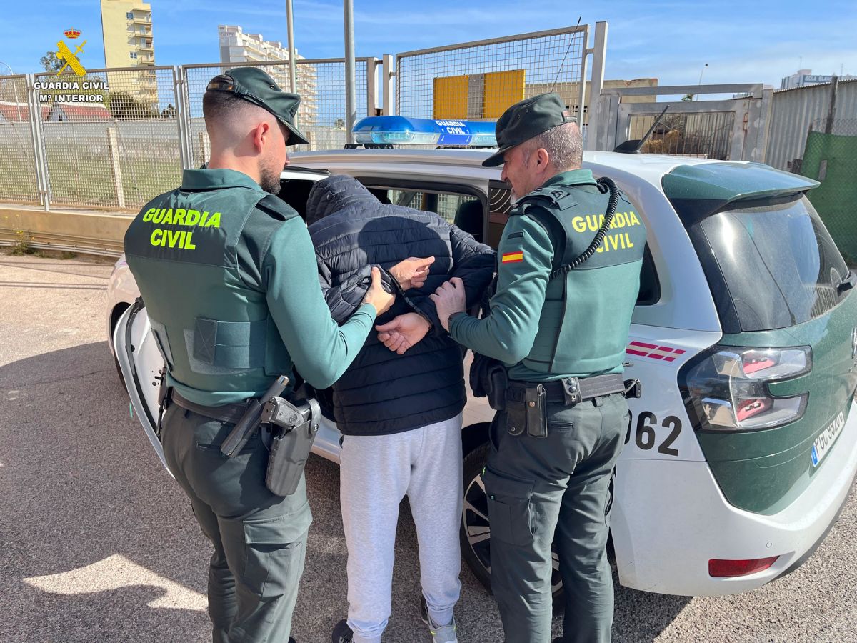 Encuentran la estatua «Apolo de Pinedo» en estado deplorable