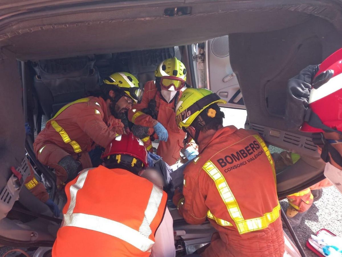 Dos heridos en un accidente de tráfico en la AP-7 en Sagunto