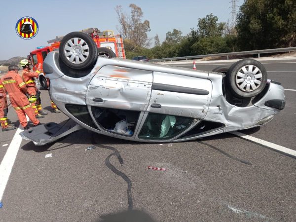 Dos heridos en un accidente de tráfico en la AP-7 en Sagunto