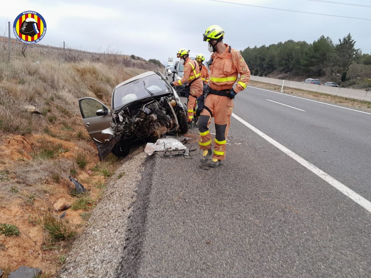 Dos heridos tras varias vueltas de campana en la A-3