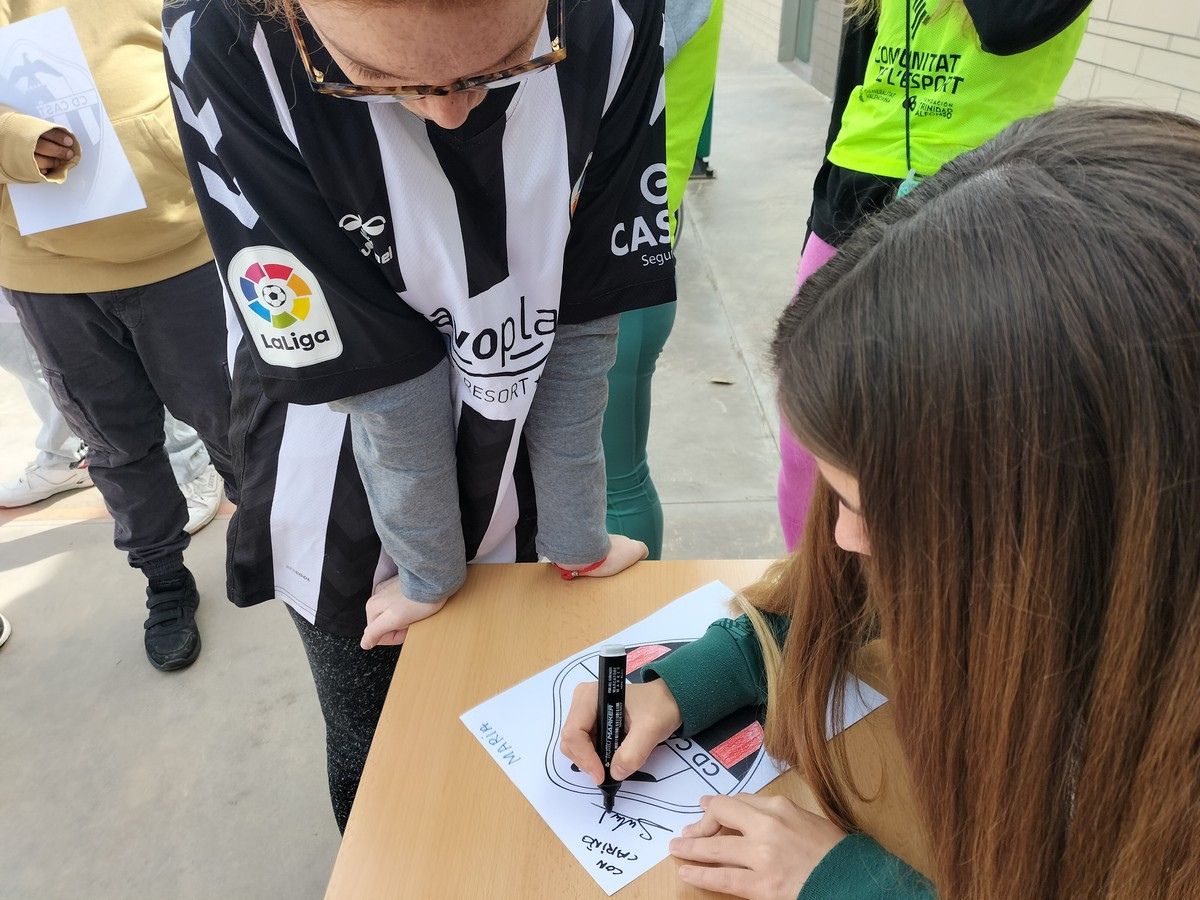 El CD Castellón visita a los alumnos del CEE Castell Vell