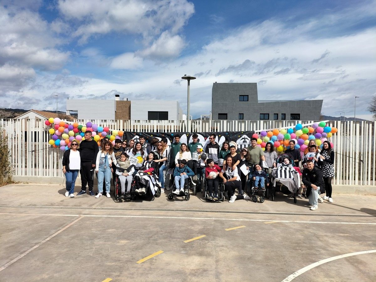 El CD Castellón visita a los alumnos del CEE Castell Vell