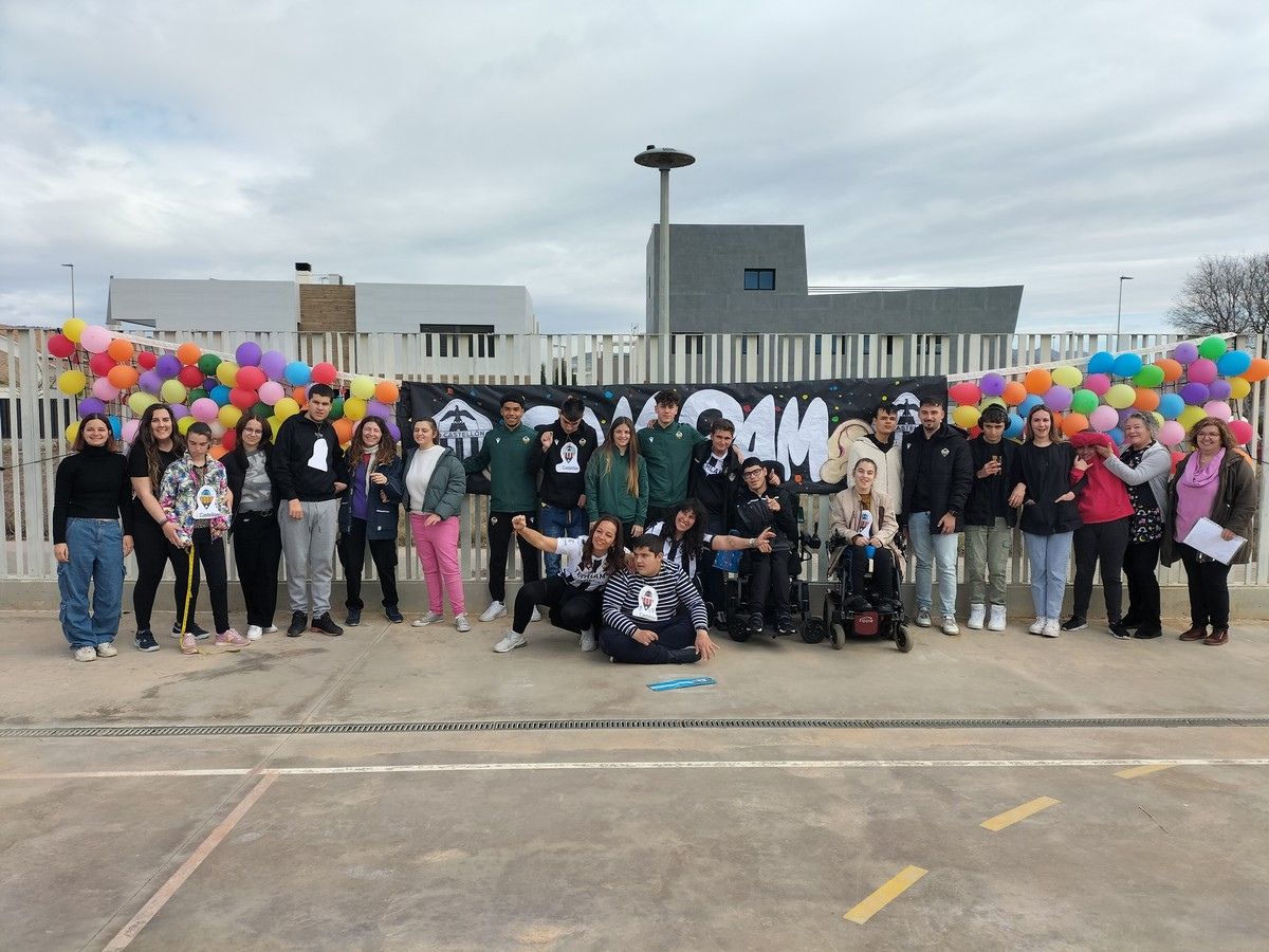 El CD Castellón visita a los alumnos del CEE Castell Vell