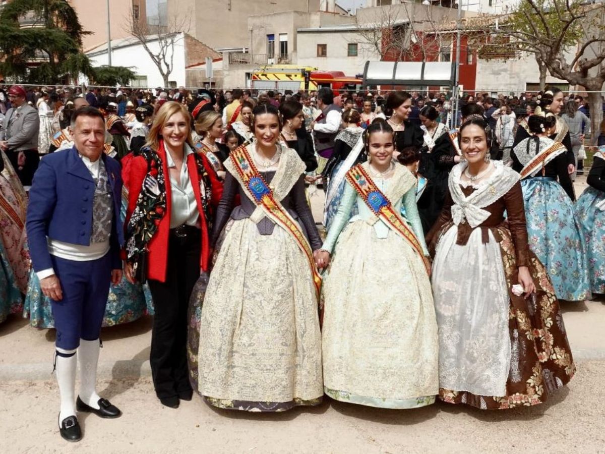 Emotiva 'Ofrenda a la Virgen de la Misericordia 2024' en Burriana 6