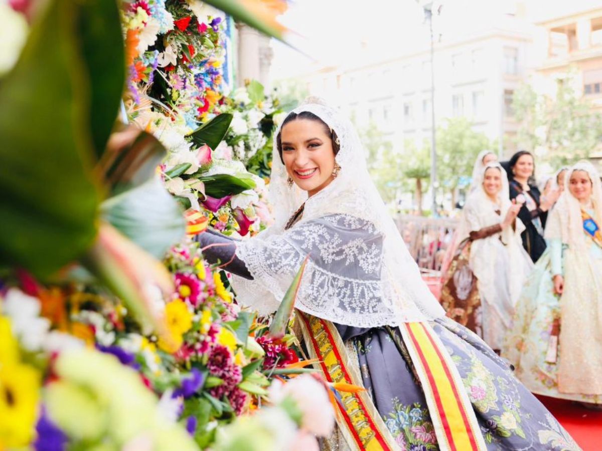 Emotiva 'Ofrenda a la Virgen de la Misericordia 2024' en Burriana 3