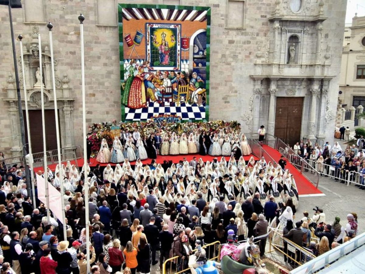 Emotiva ‘Ofrenda a la Virgen de la Misericordia 2024’ en Burriana