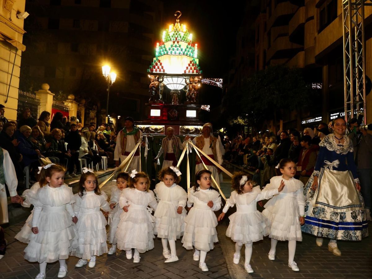 Emotiva 'Tornà de la Romeria' con desfile de Gaiatas en Castellón 17