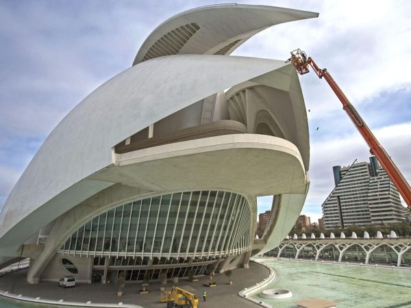 Fallece un trabajador al caer al vacío en el Palau de les Arts