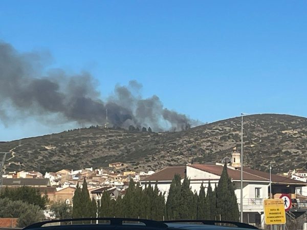 Incendio forestal activa las alarmas en Les Coves de Vinromà