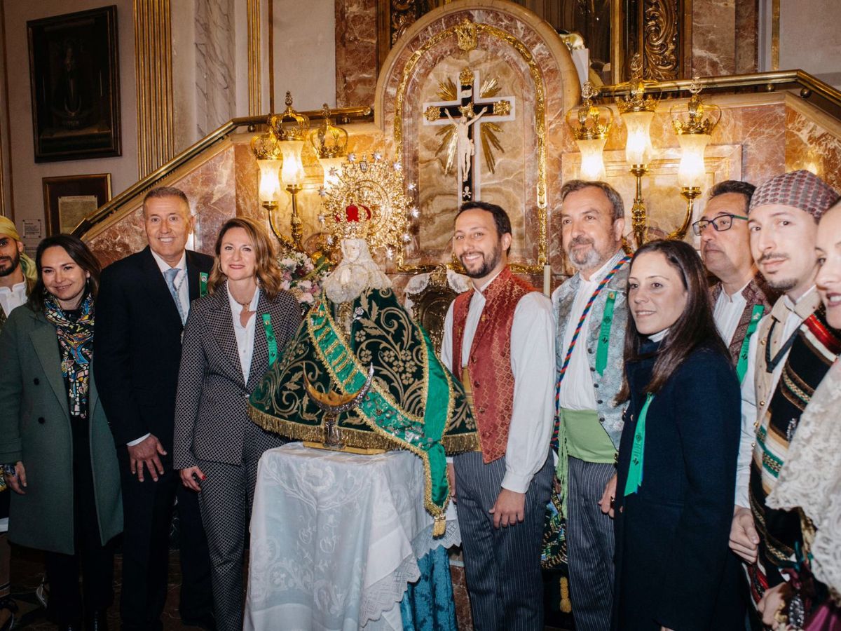 La Mare de Déu del Lledó recibe la insignia del 'Fadrí d’Or Honorífic' Begoña Carrasco- Todos