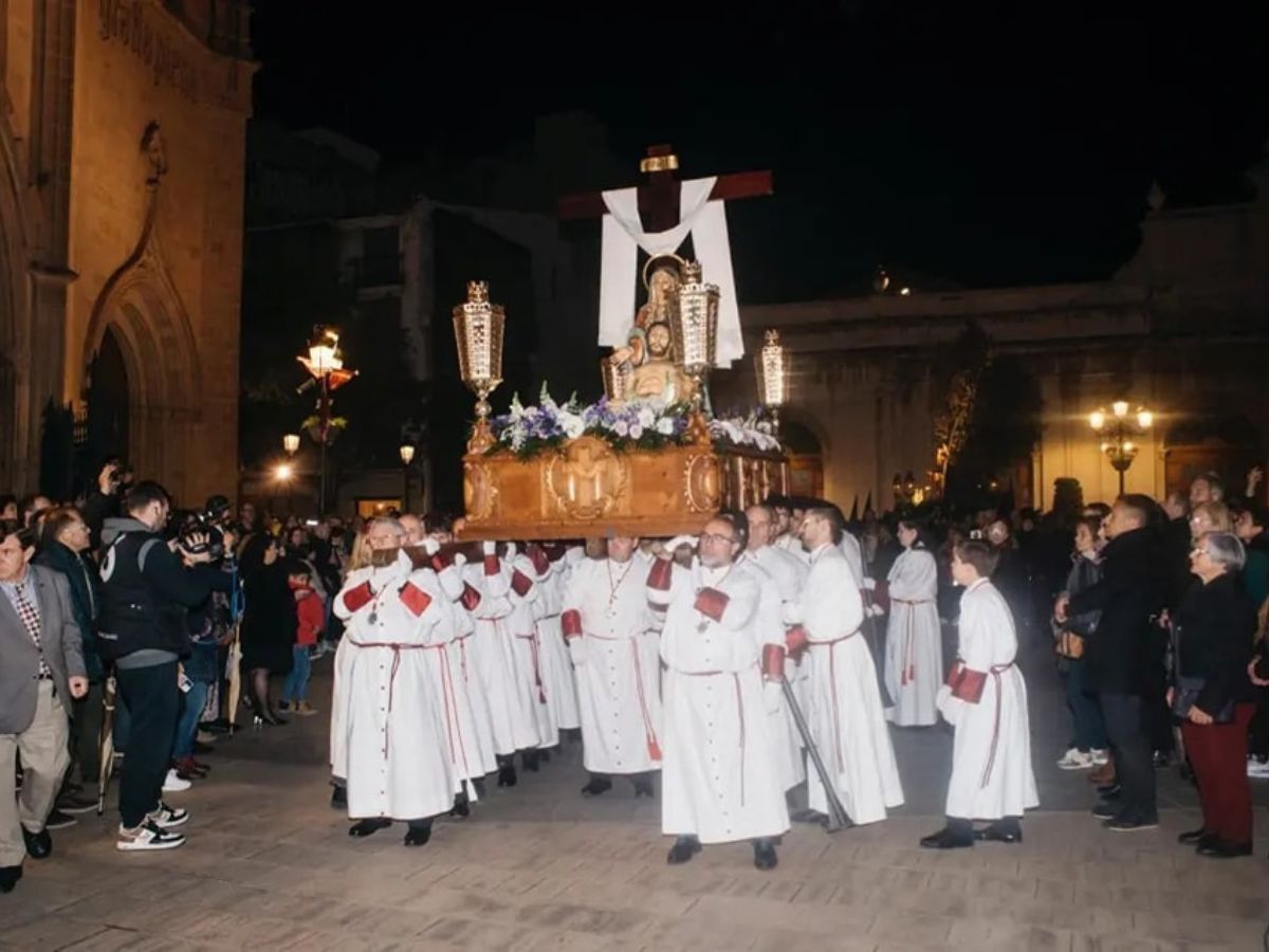 Multitudinaria procesión del Santo Entierro en Castellón