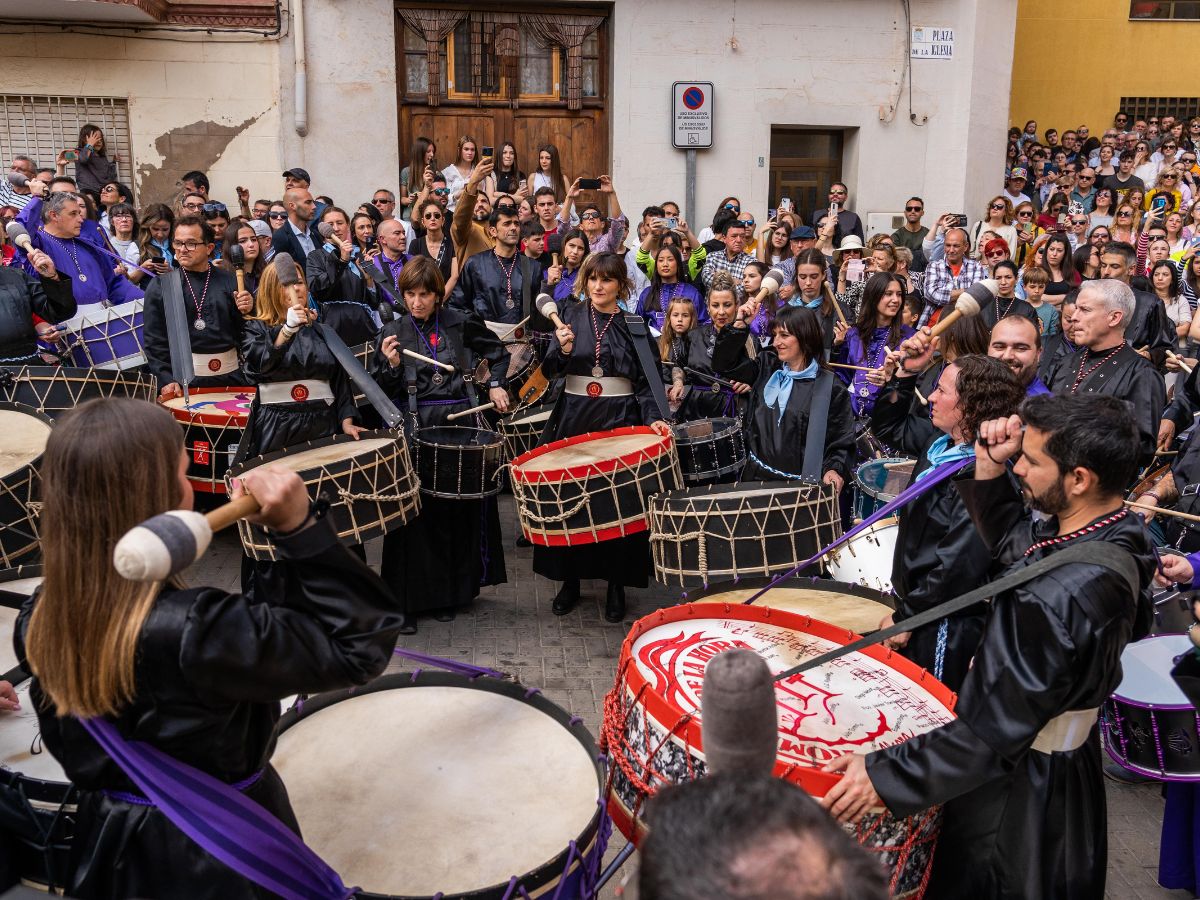 Rozalén y Bea Romero inician la 'Rompida de la Hora' en l’Alcora