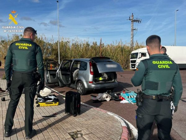 Tres detenidos por robar en el área de servicio «La Plana» en la AP-7