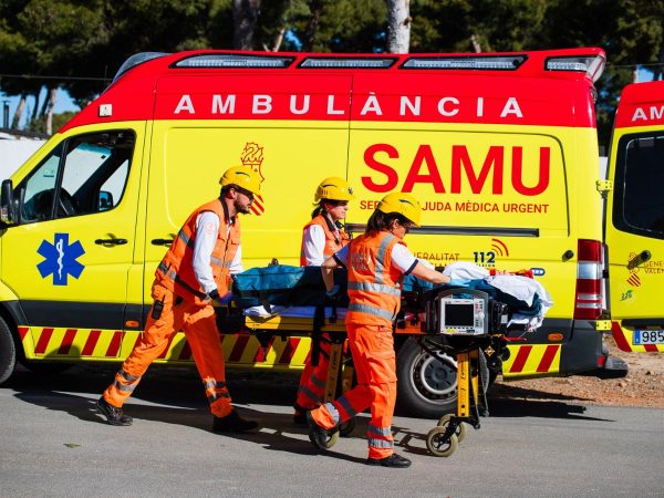 Un joven fallece electrocutado al subir a un poste eléctrico