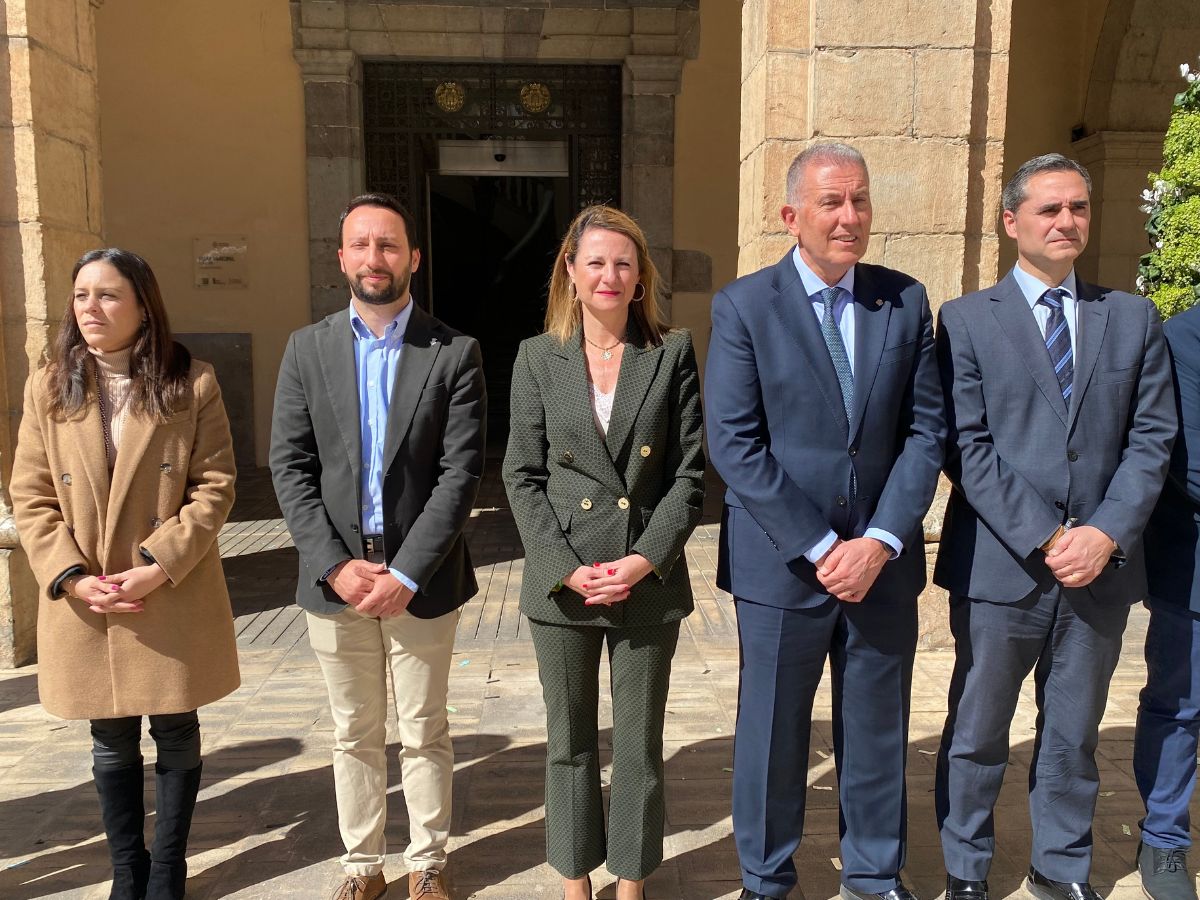 Un minuto de silencio en Castellón por las víctimas del 11 M Carrasco y concejales 2