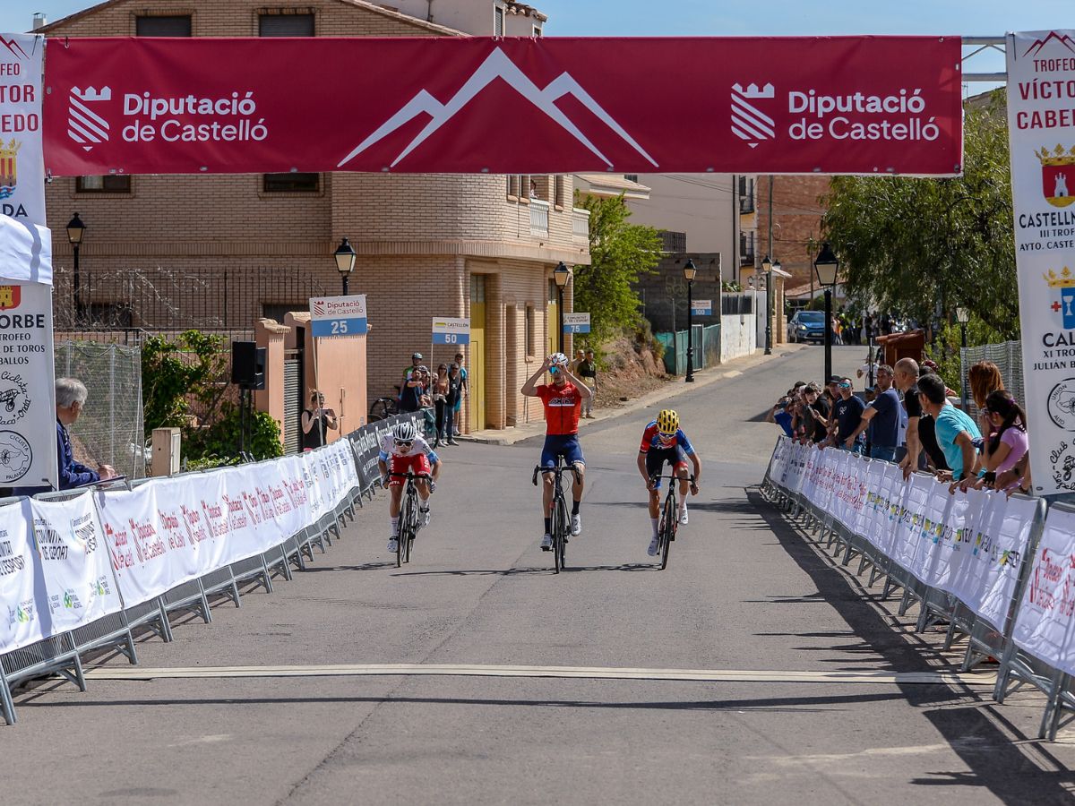 Victoria en Castellnovo de Luis Alberto Lajarín ‘Trofeo Víctor Cabedo 2024’