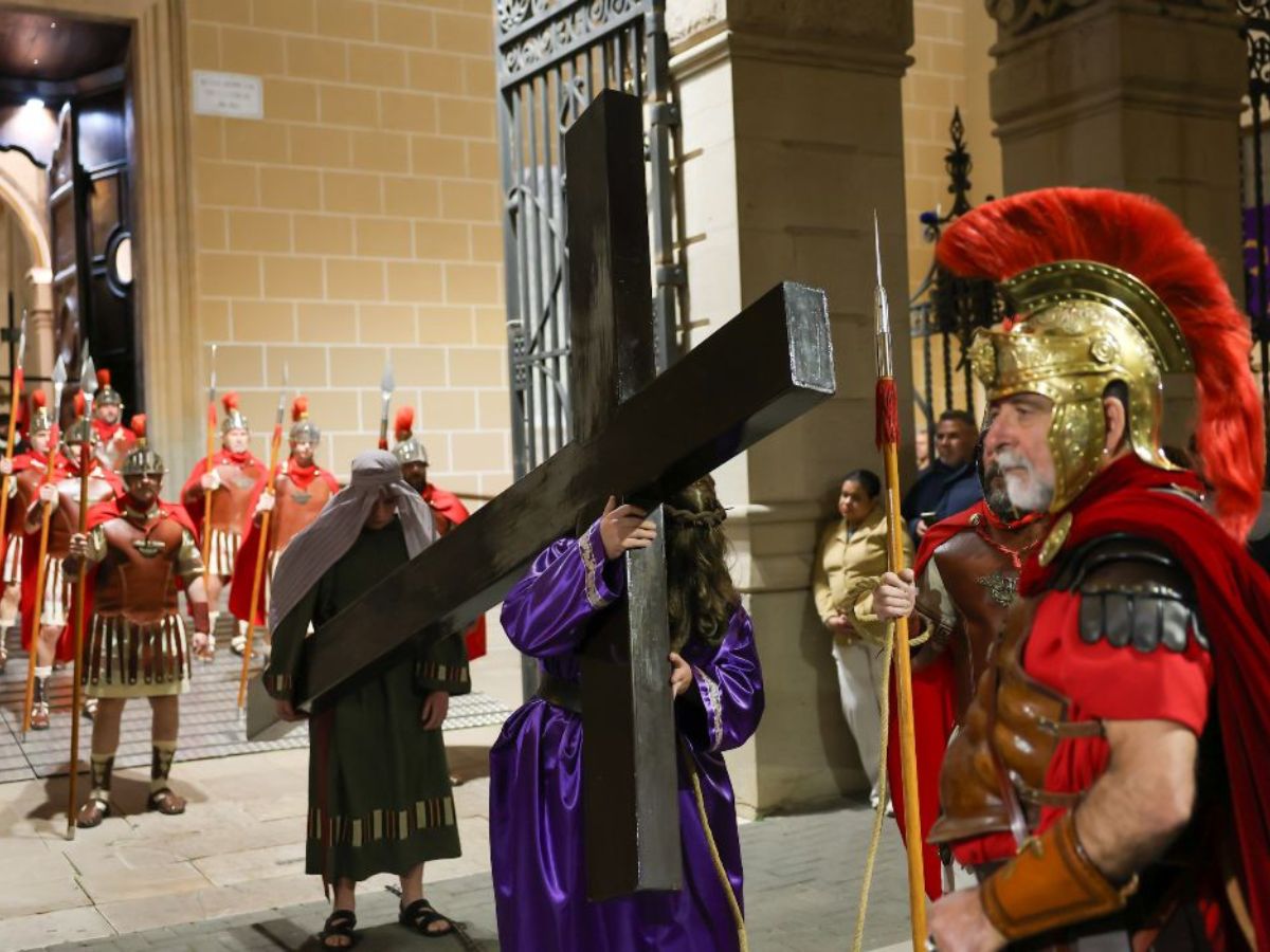 Vila-real celebra con fervor su procesión de Miércoles Santo