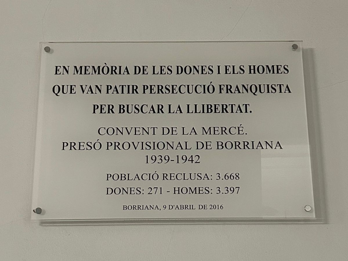 Vox retira una placa en honor a víctimas del franquismo en Burriana