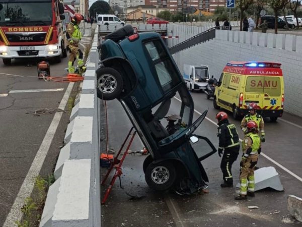 Aparatoso accidente de tráfico en Vinaròs