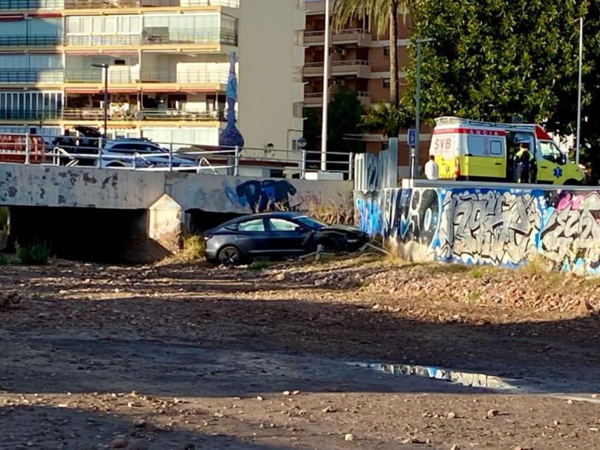 Cae con su coche al Barranco de Farcha en Benicàssim Torreón 2